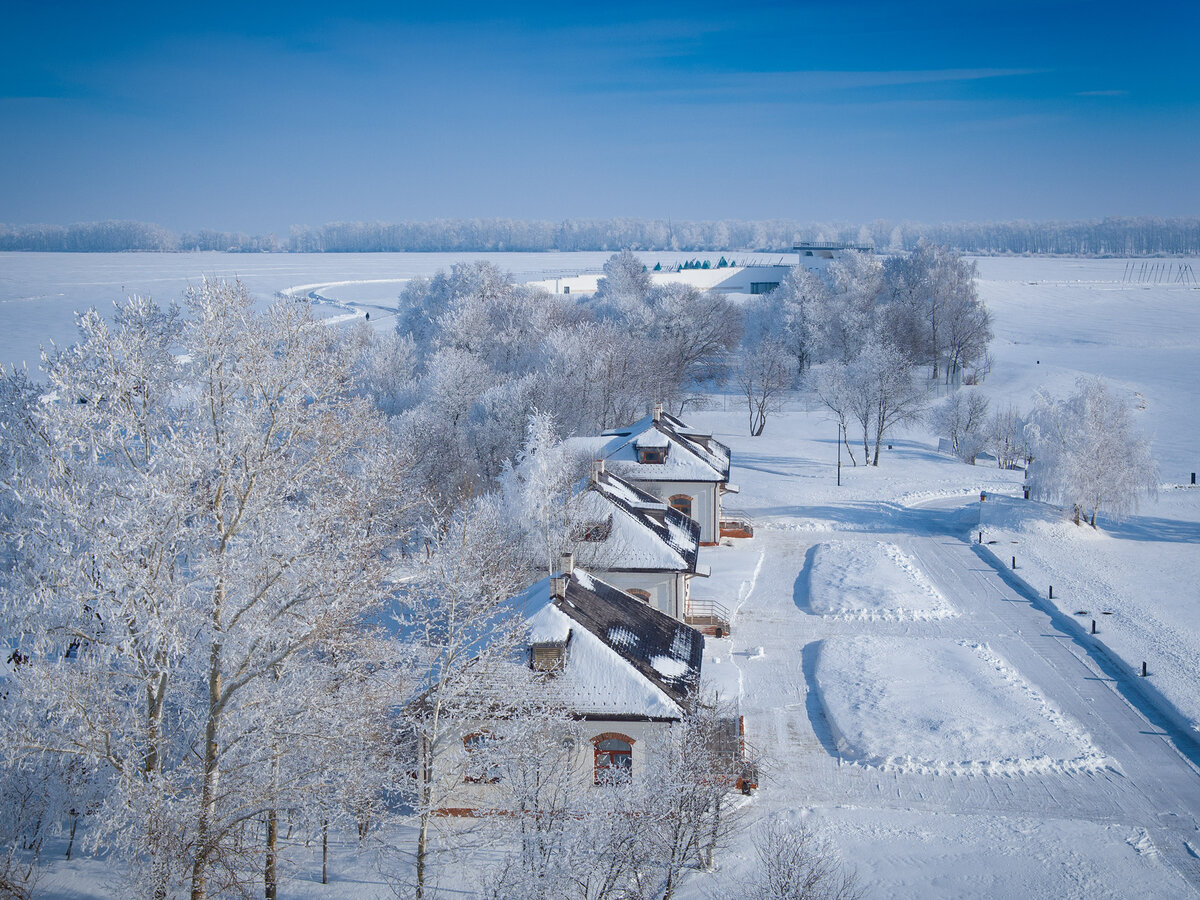 Домики в этнографической деревне Моховое
