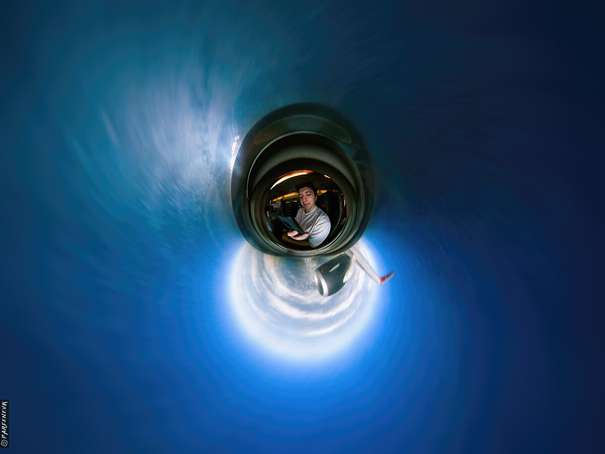 Делаю фотки где-то над Казахстаном