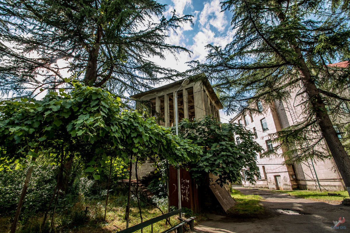 Заброшенная станция канатной дороги. 