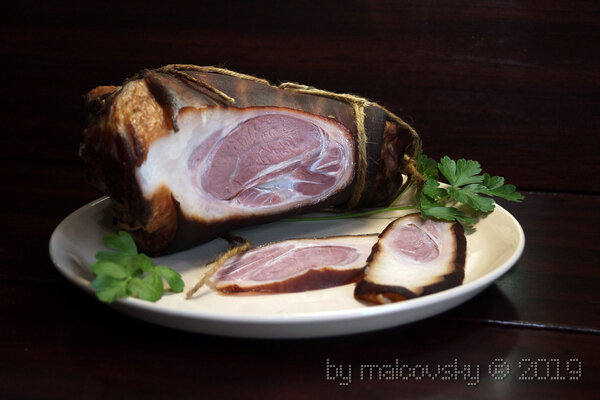 Рулька свиная горячего копчения