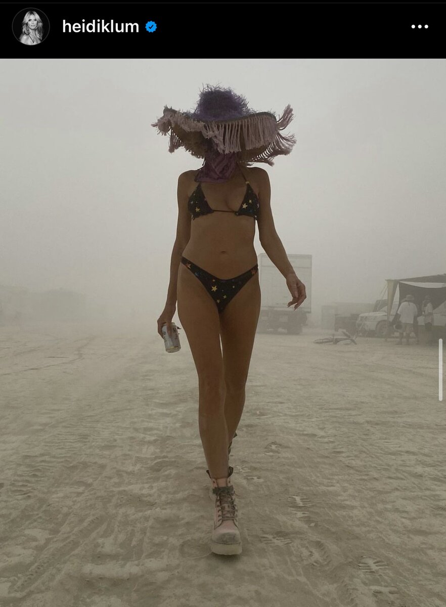     Модель вышла на публику в одном купальнике фото: соцсети