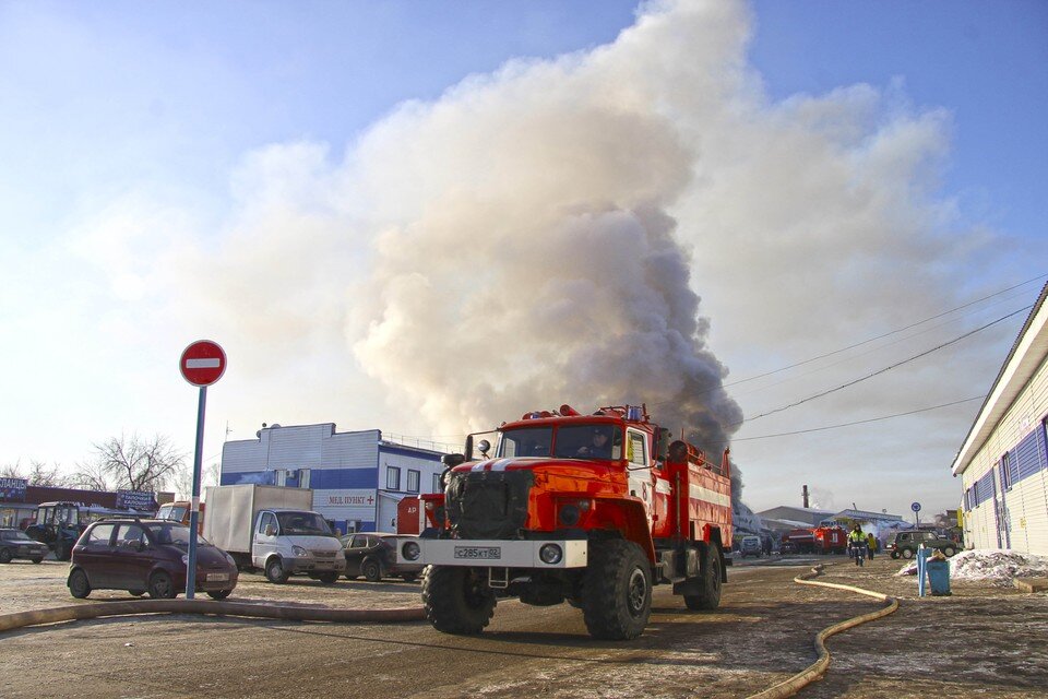     Звонок на телефоны экстренных служб поступил в 14:35 на улицу Большая Бульварная. Тимур ШАРИПКУЛОВ