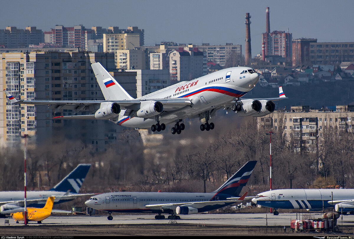 Москва самолет есть. Ra 96024 ил 96. Ил-96-300. Самолёт ил 96 300. Ил 96 Васо.