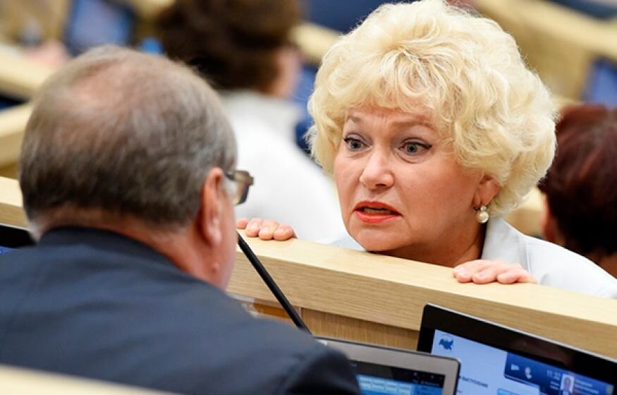    «Мы принимаем области, занятые вооруженными силами другой страны»: В Совфеде так и не выяснили новые границы России