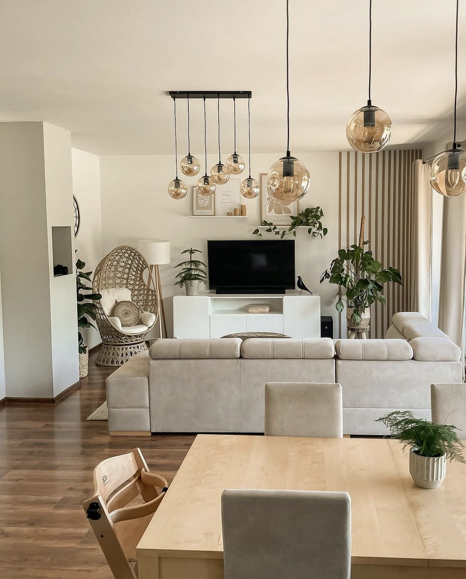       Соцсети блогера behind_the_woods