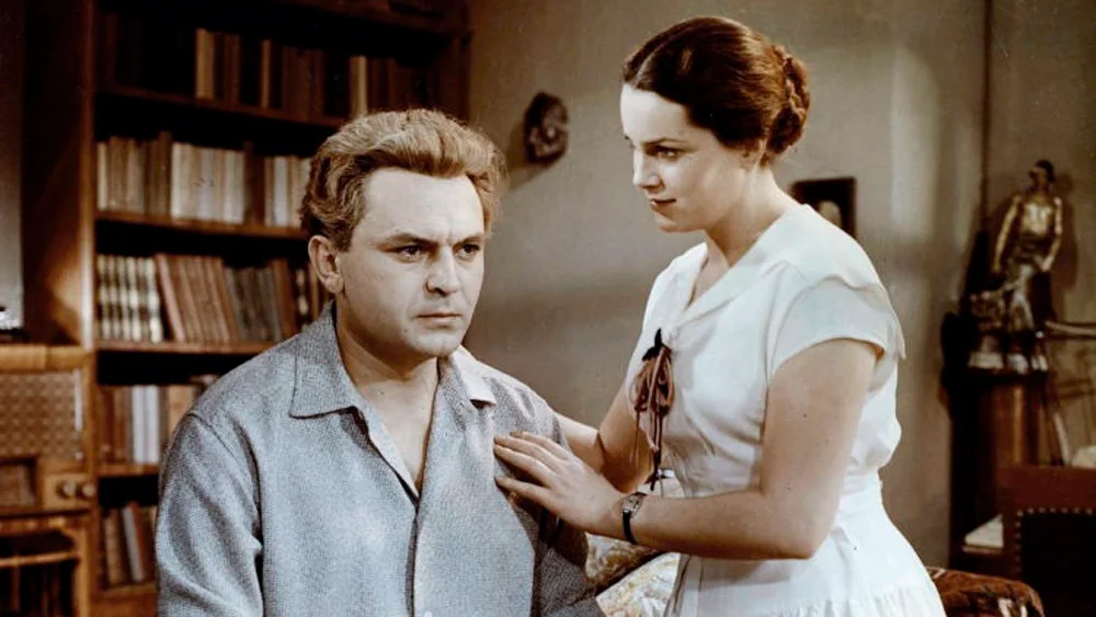 17 октября 1955 года состоялась премьера мелодрамы «Неоконченная повесть» с Элиной Быстрицкой и Сергеем Бондарчуком в главных ролях.
