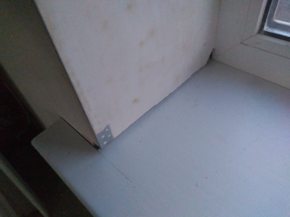 Все отделочники твердят, что ставить подоконники нужно перед ...