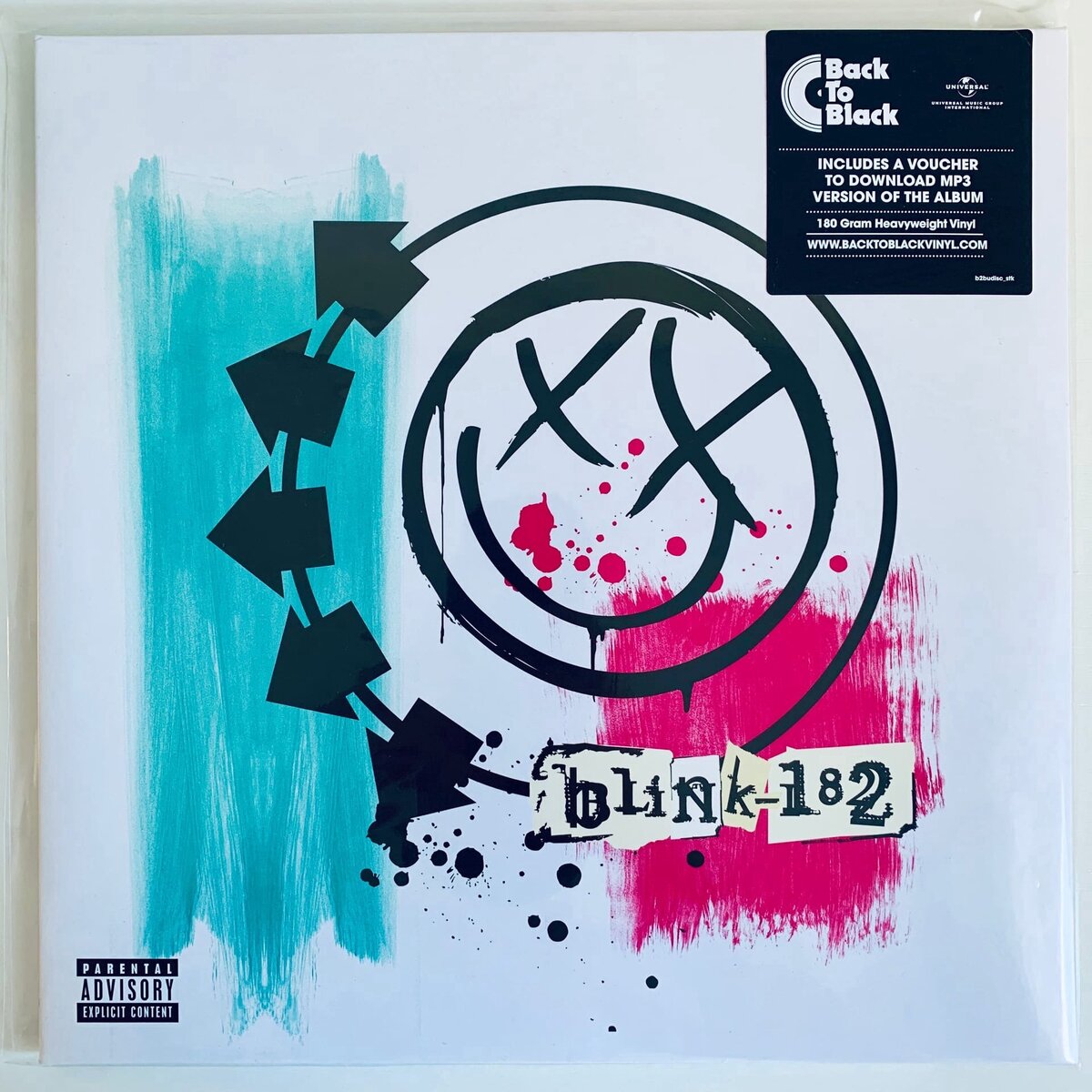 Обложка похожа на фанатскую, выглядит очень необычно особенно на фоне прошлых работ группы