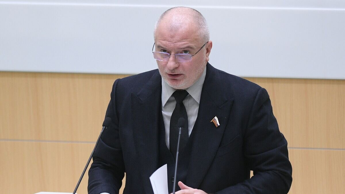    Председатель комитета Совета Федерации РФ по конституционному законодательству и государственному строительству Андрей Клишас на заседании Совета Федерации РФ. 13 февраля 2019© РИА Новости / Рамиль Ситдиков