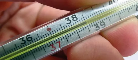 Что нельзя делать при температуре 37-39°С взрослому и ребенку