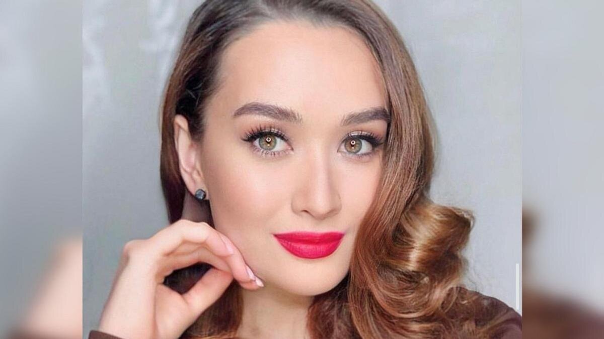    Акерке Буркитбай:instagram.com/akerkeburkitbay