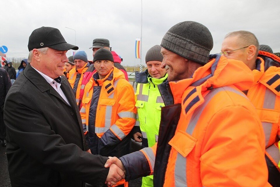     Губернатор оценил готовый участок Северного обхода. Фото: сайт правительства Ростовской области