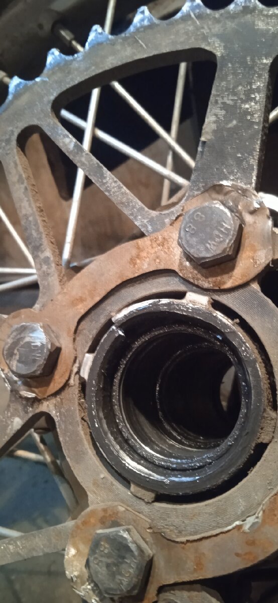 Треснуло место посадки ступичного подшипника