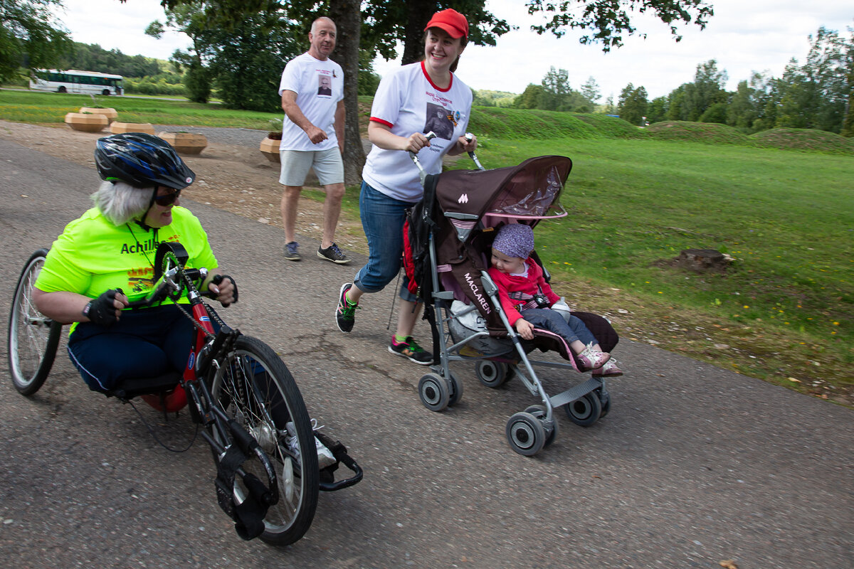 Пробег в Бородино. Мери Бушуева и Мария Артемова. Май 2015. Фото: Татьяна Корчагина