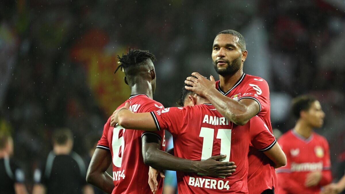    Футболисты "Байера"© AFP 2022 / INA FASSBENDER