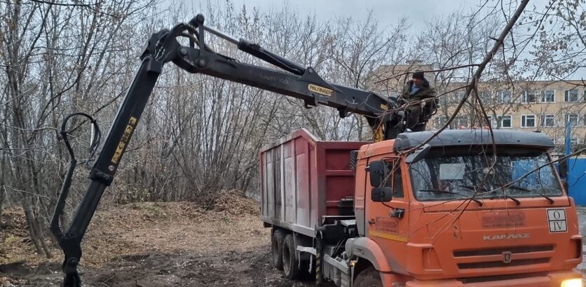    Всего подрядчику необходимо устранить четыре свалки Анастасия Красушкина