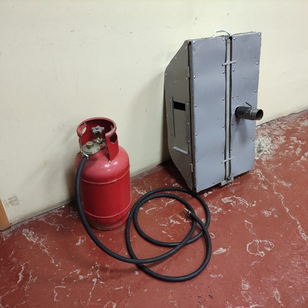 Согреет трактор, машину, палатку: в Якутии разработали мобильный ...