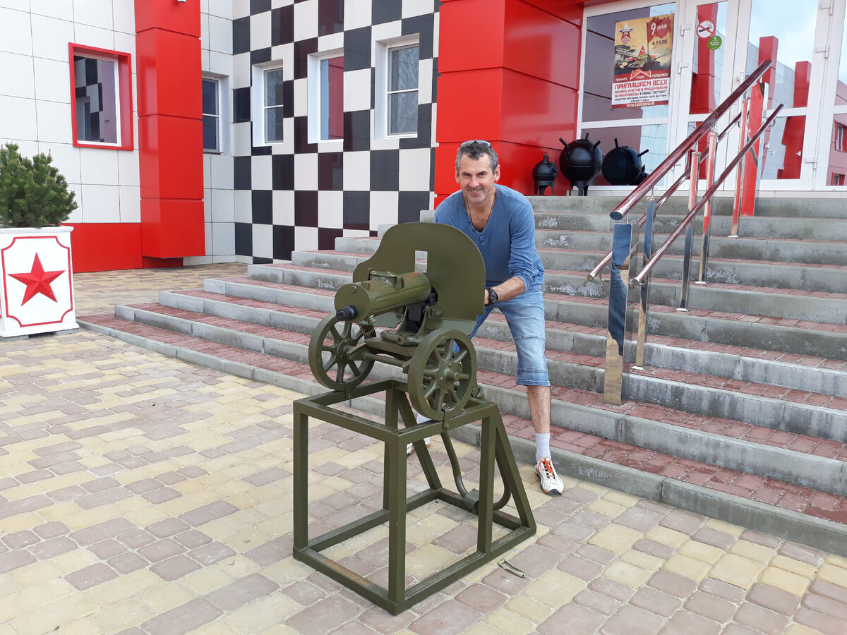 Каменск-Шахтинский. Музейный комплекс военной техники «Патриот» (фото автора).