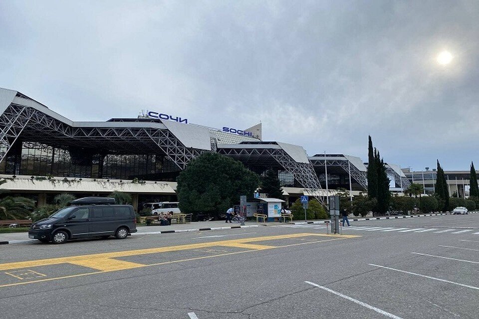     Многие выбирают курорт для отдыха во время праздников. Олег УМАРОВ