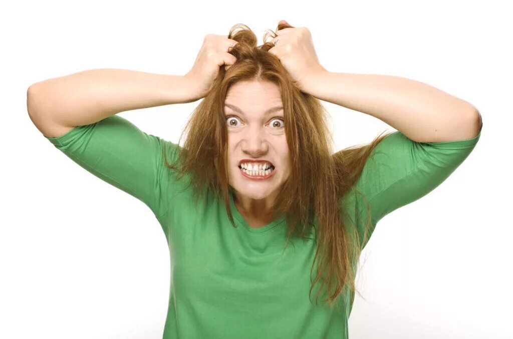 Растрепанная женщина. Деру баб. Деру баб. Деру баб. Девушки дерутся за волосы.