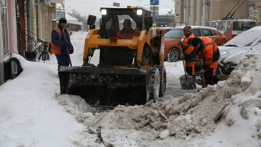     В Ижевске 27 января дорожные рабочие МУП «ДРЭУ» расчистили снег на улице Горького и вывезли его на снегосвалку. Об этом сообщила пресс-служба администрации города.