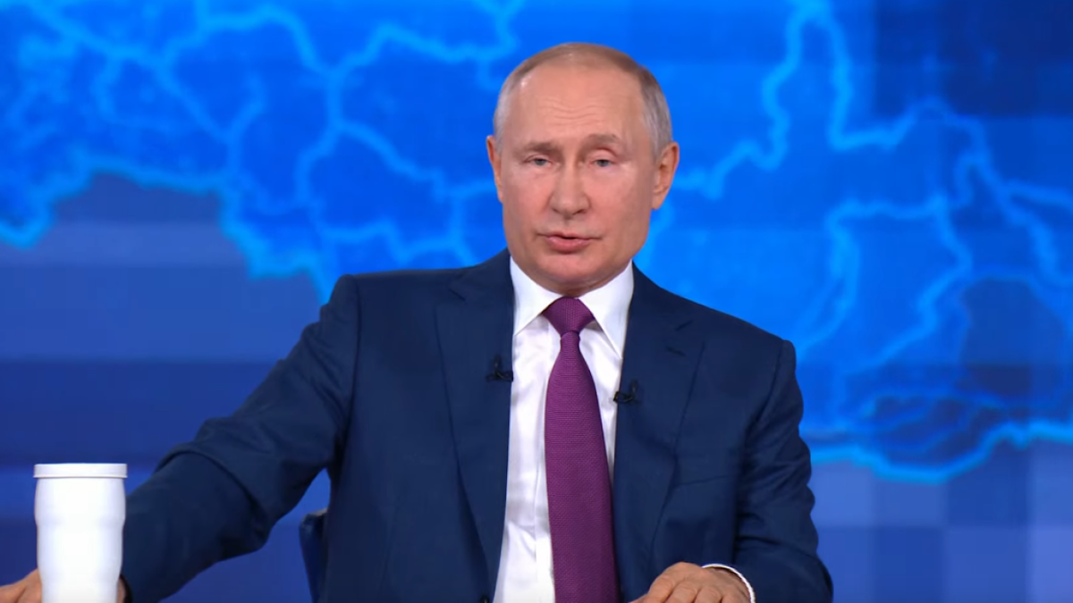 Если не узнали - наш президент В.В. Путин