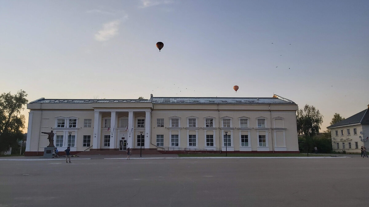 Переславль-Залесский. Ежегодно в июле проводится фестиваль воздухоплавания "Золотое Кольцо России"