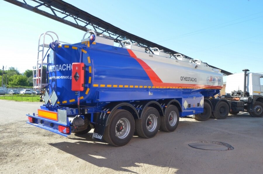 «НафтаТранс» получила партию полуприцепов-цистерн с персональной доработкой