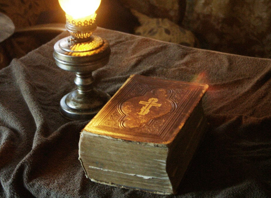 Всегда полезно на досуге открыть Священное Писание и отрезвиться от запутанных мирских будней