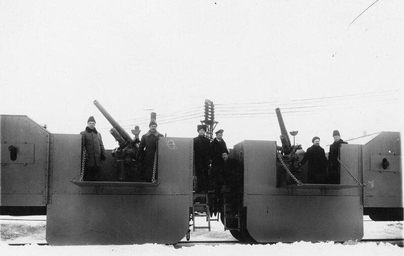 Fig. 2. 1917 СПб, Ижорский завод, Зенитные бронеплощадки с 76,2 мм L30 зенитными пушками образца 1914-15 гг.