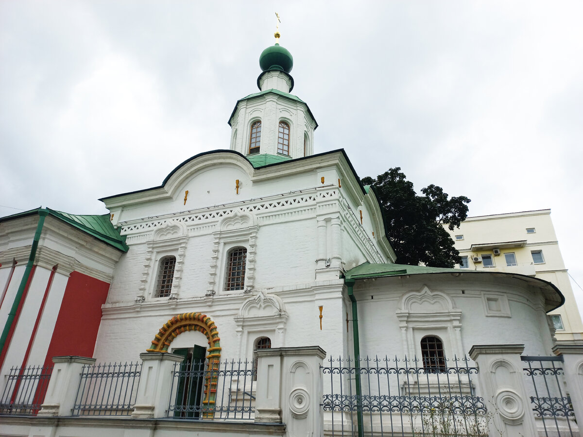 Храм Усекновения главы Иоанна Предтечи (южный фасад)