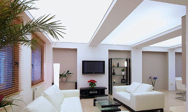 Светопрозрачный потолок – это оригинальный тренд, с помощью которого легко создать невероятно декоративный и вместе с тем практичный интерьер.