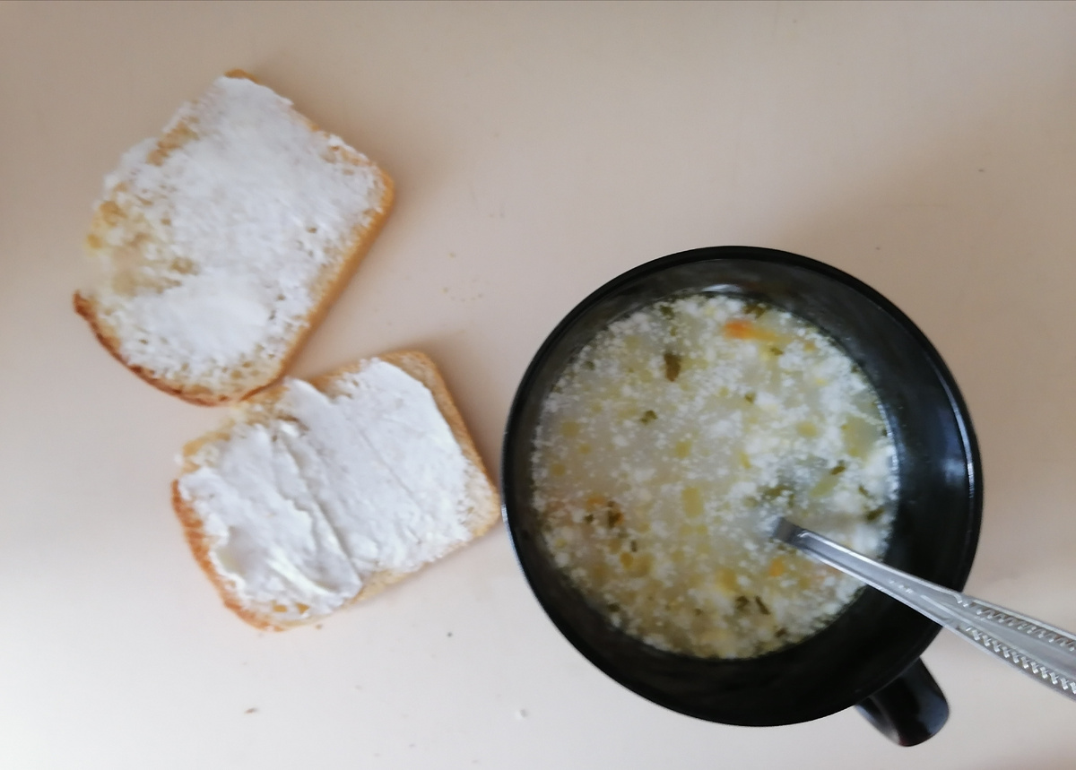 В последнее время я подсела на такой хлеб. Он кажется мне намного вкуснее чем его нарезные собратья. 