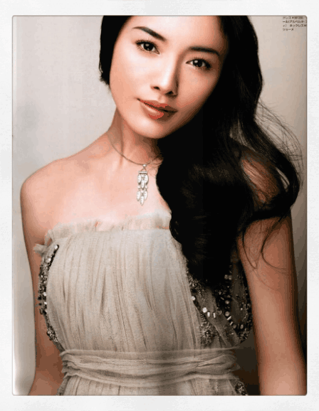 Юкиэ Накама родилась 30..10.1979, Оксана Япония. В браке с актёром Тэцуси Танака. Есть два сына близнецы.