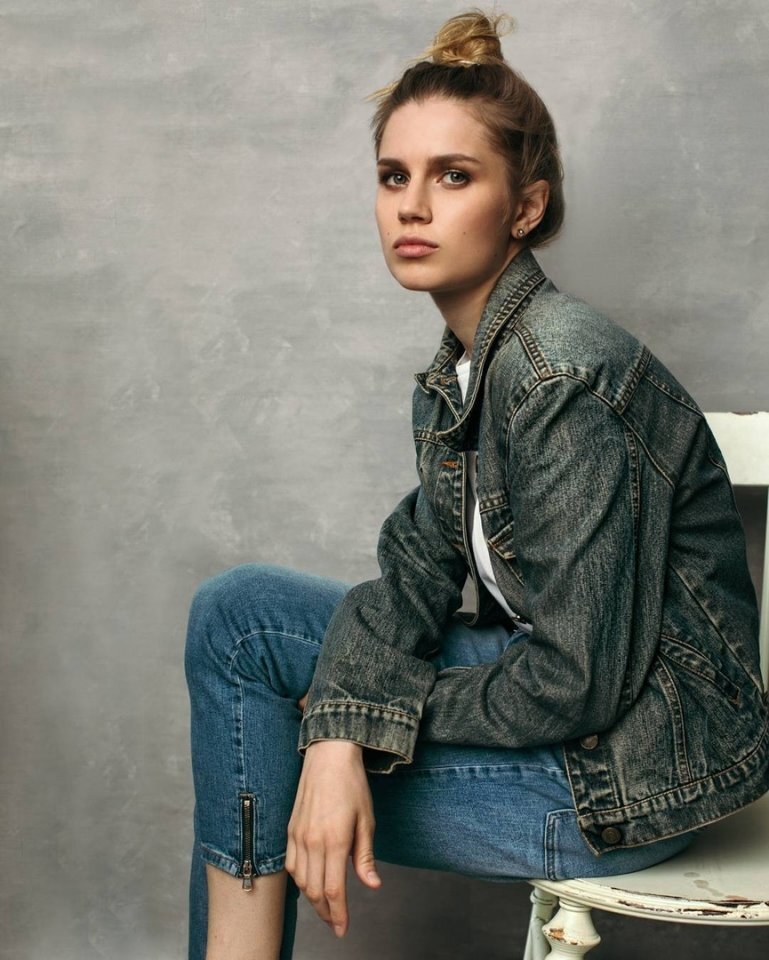 Фото-материалы взяты с источника https://bez-makiyazha.ru/news/darya-melnikova-podelilas-lajfhakami-po-pohudeniyu