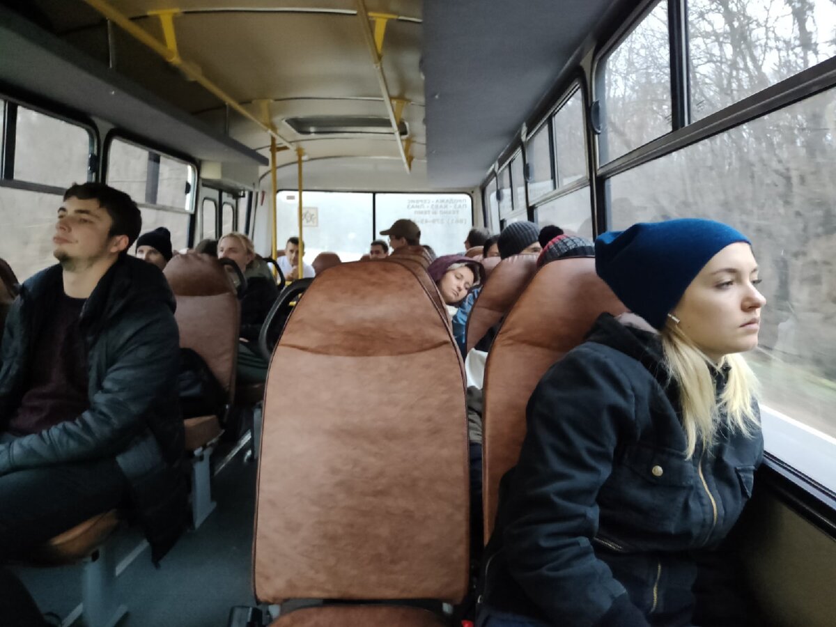 Едем в пазике на старт маршрута