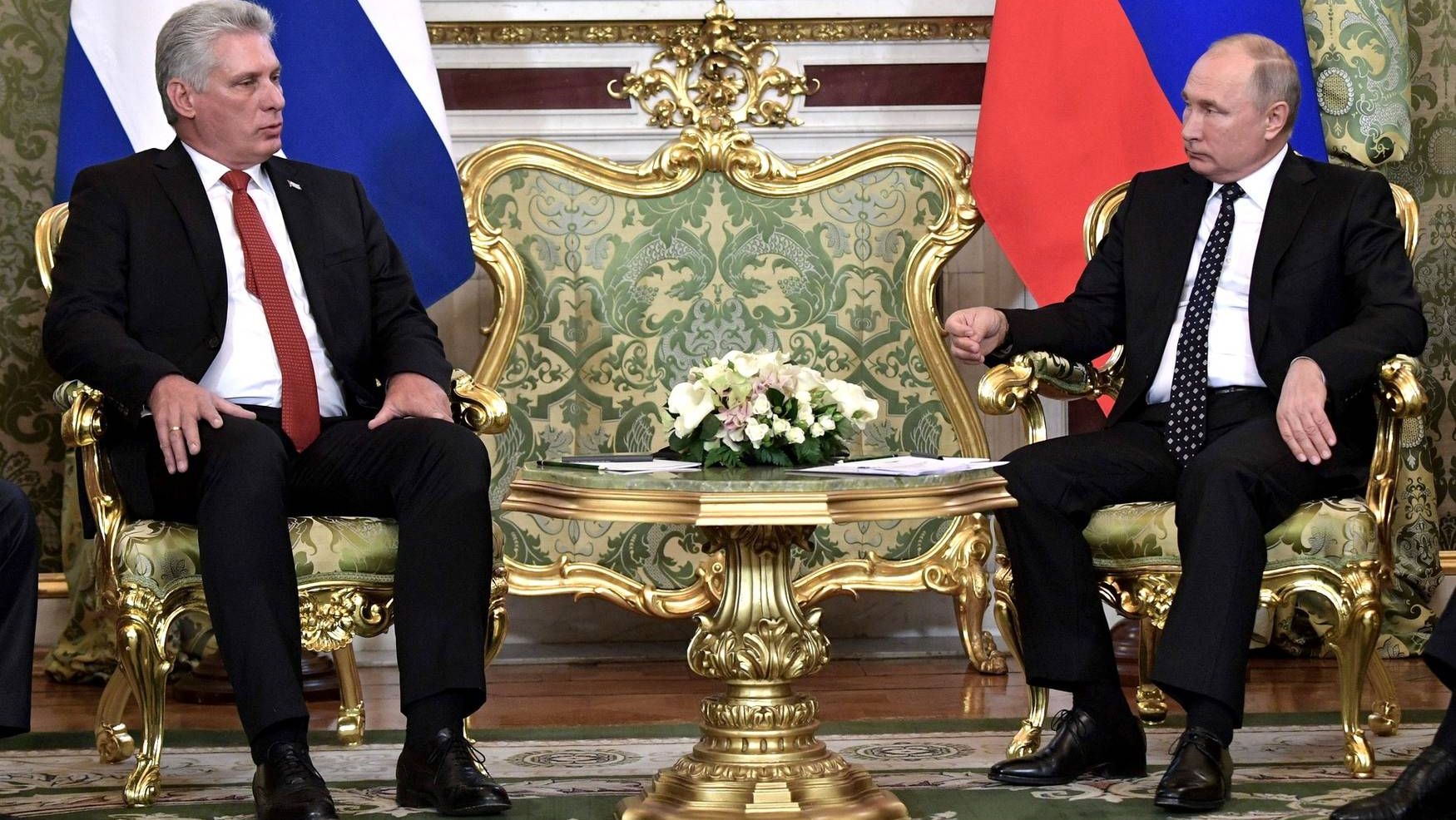 О чем Владимир Путин говорил с руководителем Кубы?/и немного о любви Фиделя к маоистскому Китаю0