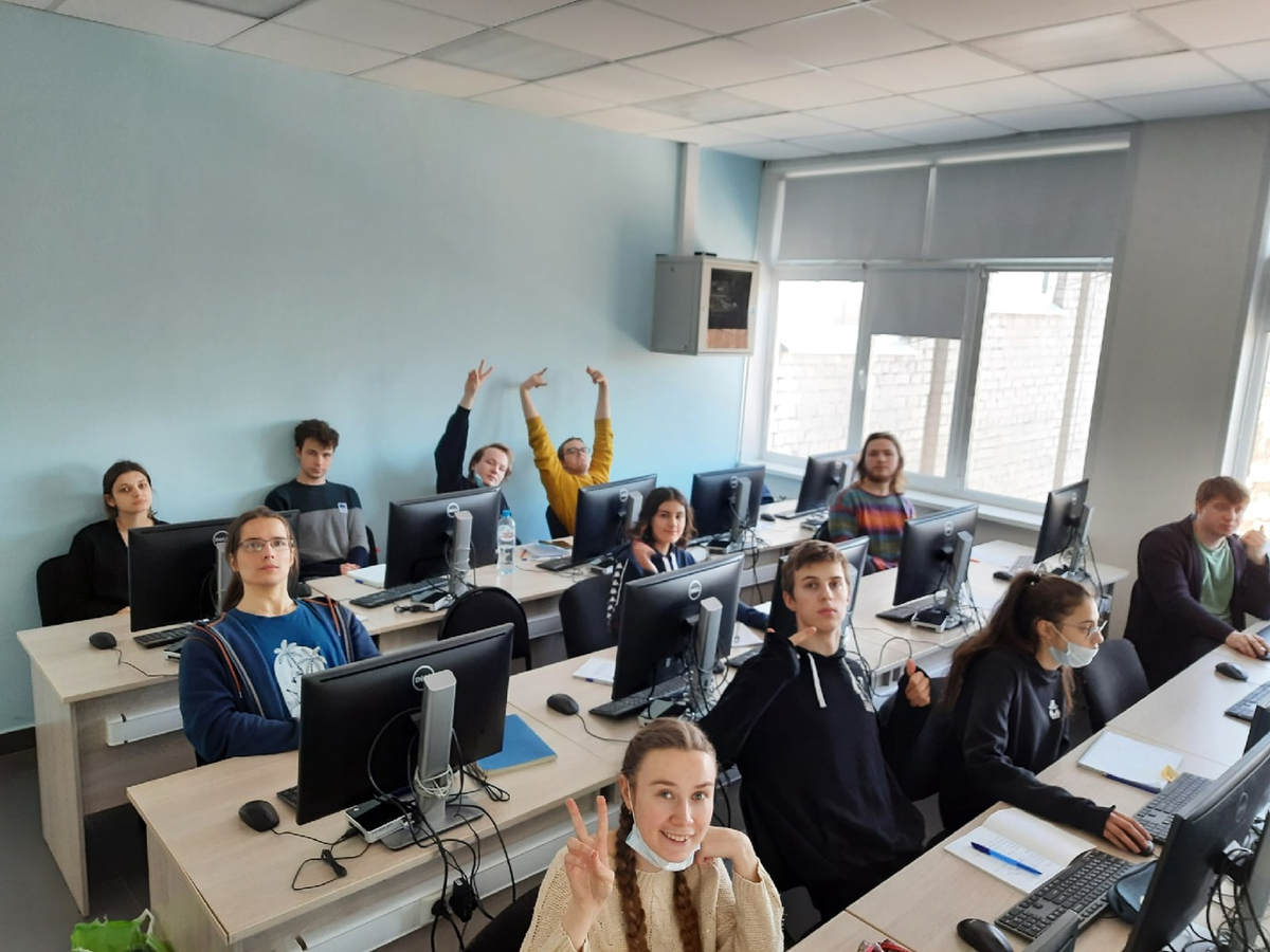Мои студенты на паре по паттерному программированию. Фото из группы https://vk.com/kathedra