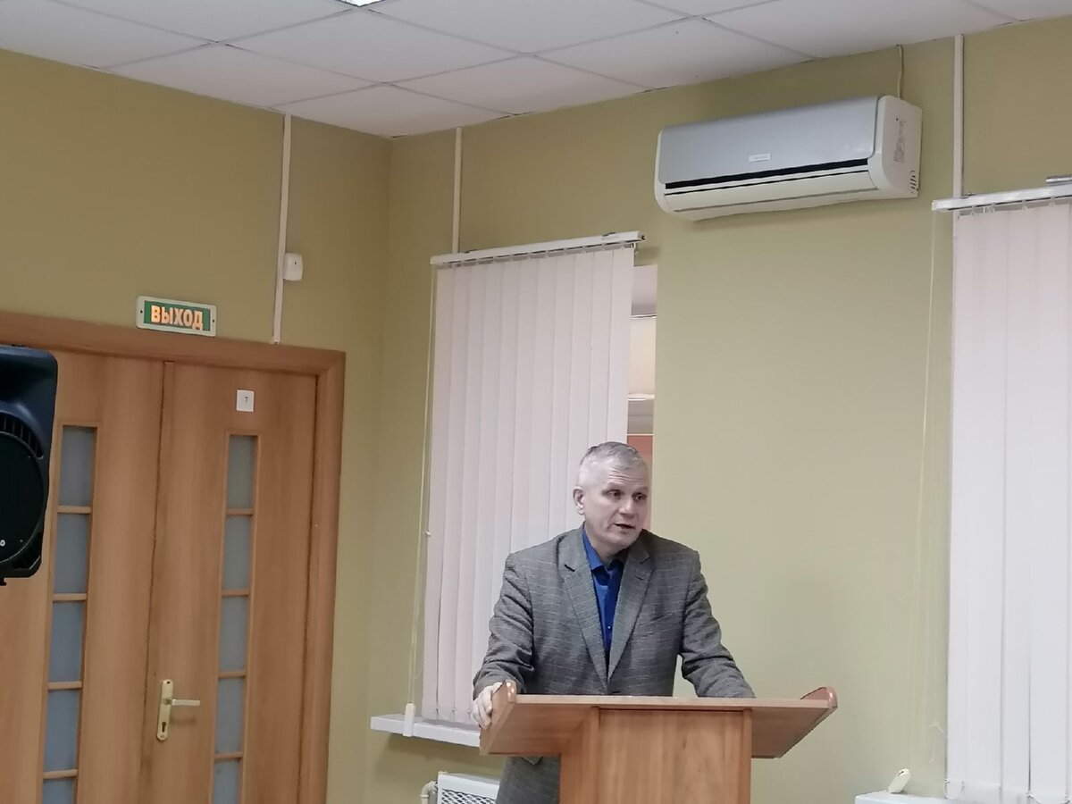 Олег Лузанов - руководитель курского городского Союза литераторов.