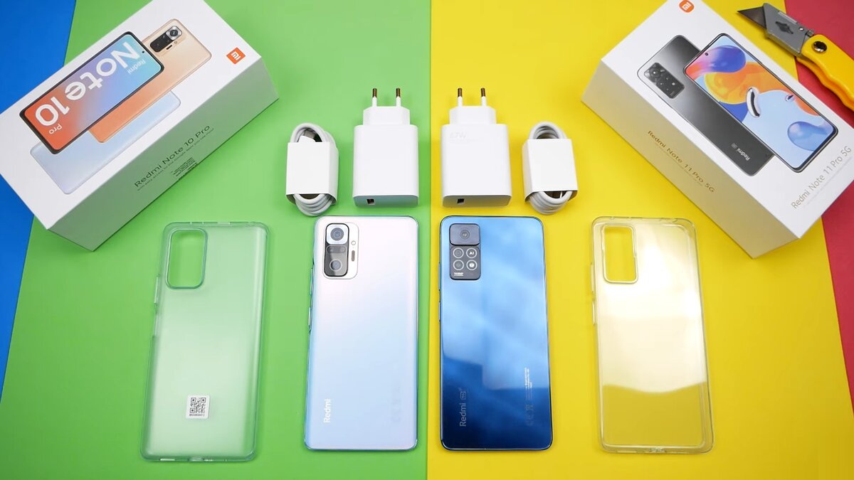 Содержание коробок со смартфонами. Фото: YouTube-канал Alexandr Semak - СРАВНЕНИЯ и ОБЗОРЫ