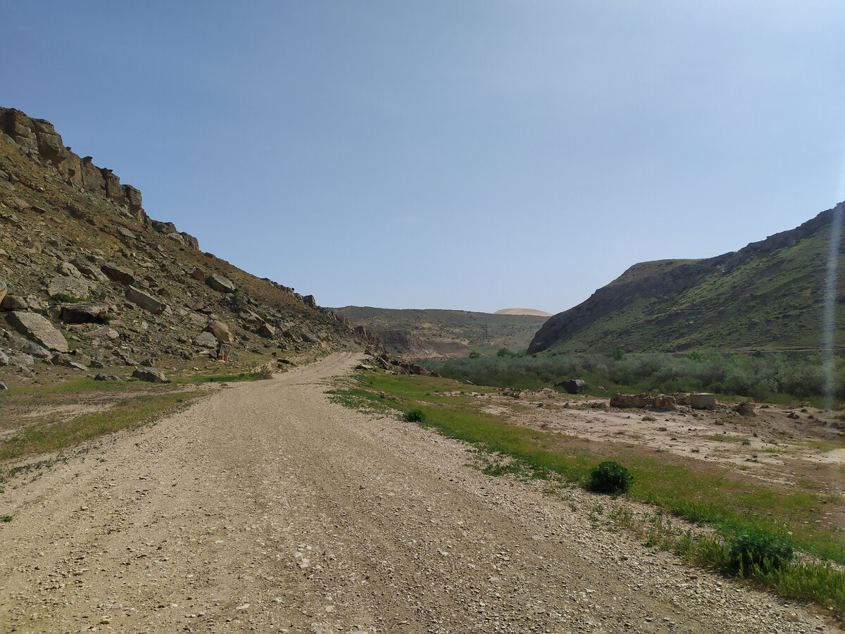 Показался бархан