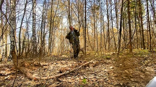 Нашел в лесу тяжелый кусок брони и расколотил чугунную ванну на металлолом.