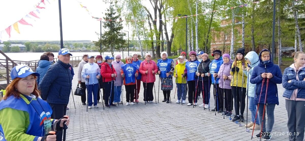 Поздравление участников от партийцев -депутатов МО " Сенгилеевское городское поселение"  Жиртуева Н.В. и Бурмагиной Т.Н.