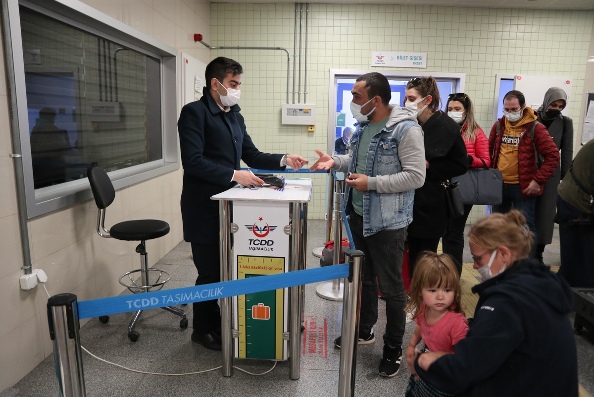 По Турции на местном "Сапсане": дёшево и сердито!