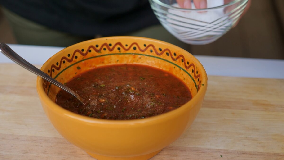Соус для шашлыка из томатов и зелени
