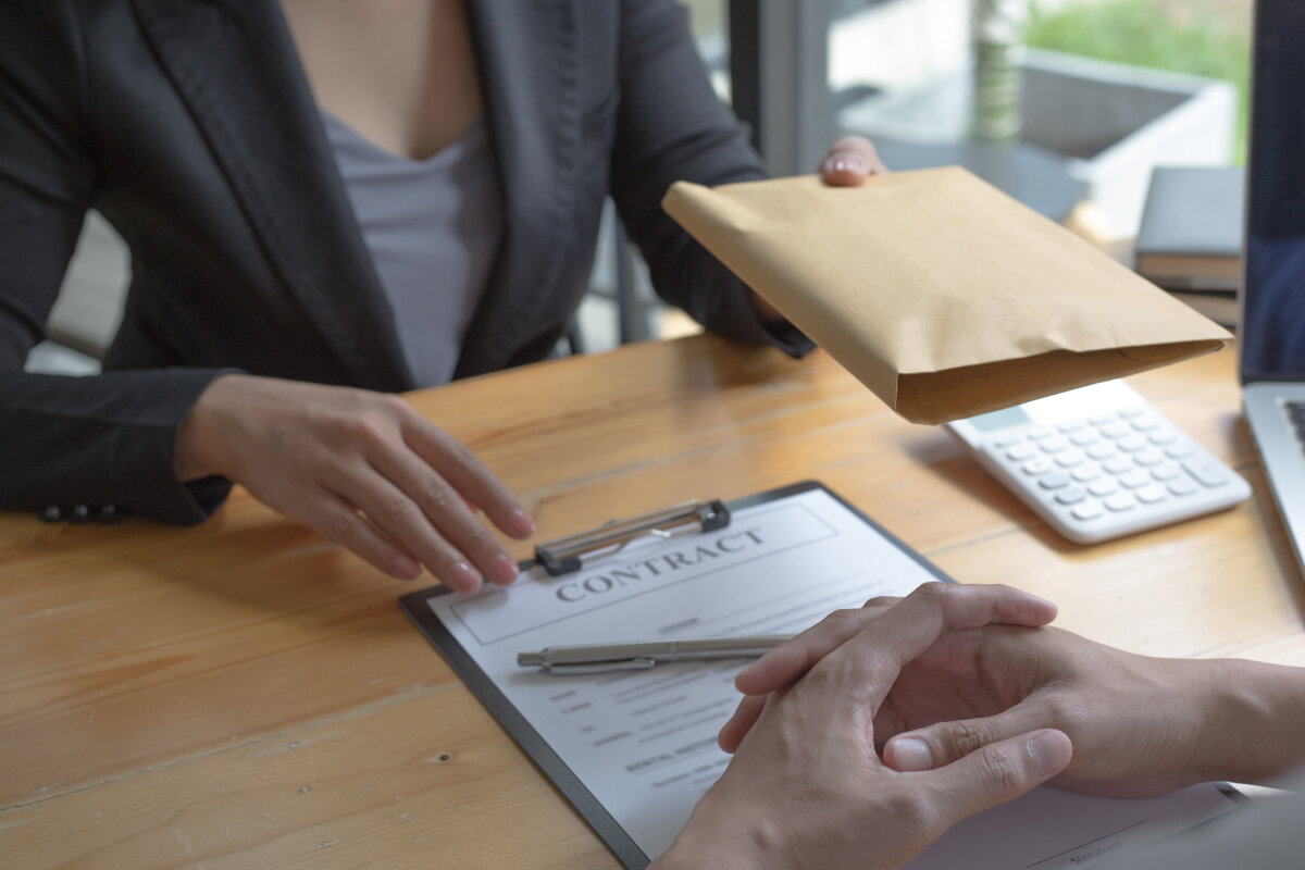    Не важно, сколько денег вы даете в долг, обязательно составляйте долговую расписку