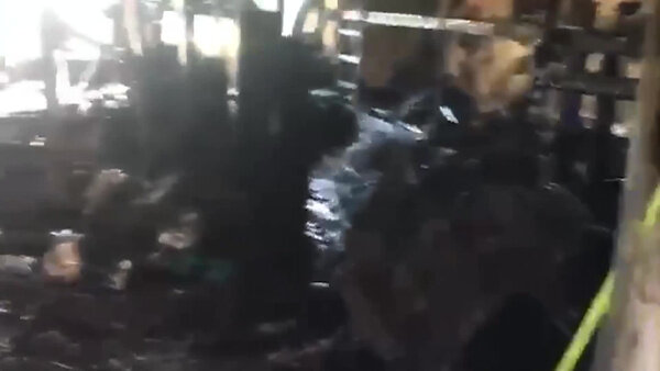 Хостел, сгоревший ночью на юге Москвы. Видео © t.me / Прокуратура Москвы