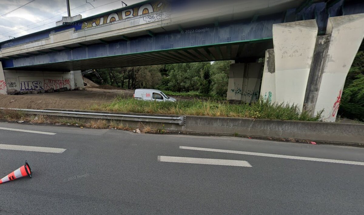 Здесь раньше был один из самых больших палаточных городков в Лилле - его демонтированы при подготовке к Тур де Франс