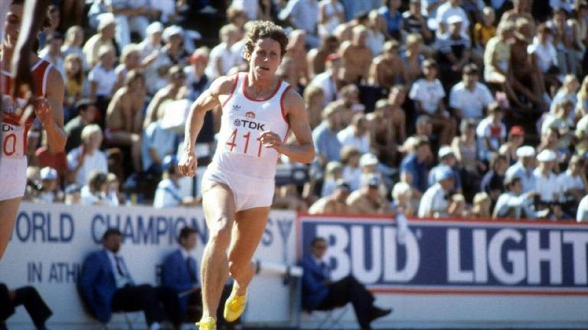 Ярмила Кратохвилова — выдающаяся чешская легкоатлетка, специализировавшаяся на спринтерских и средних дистанциях. Двукратная чемпионка мира 1983 года на дистанциях 400 и 800 метров. Серебряный призёр олимпийских игр 1980 года на дистанции 400 метров. 