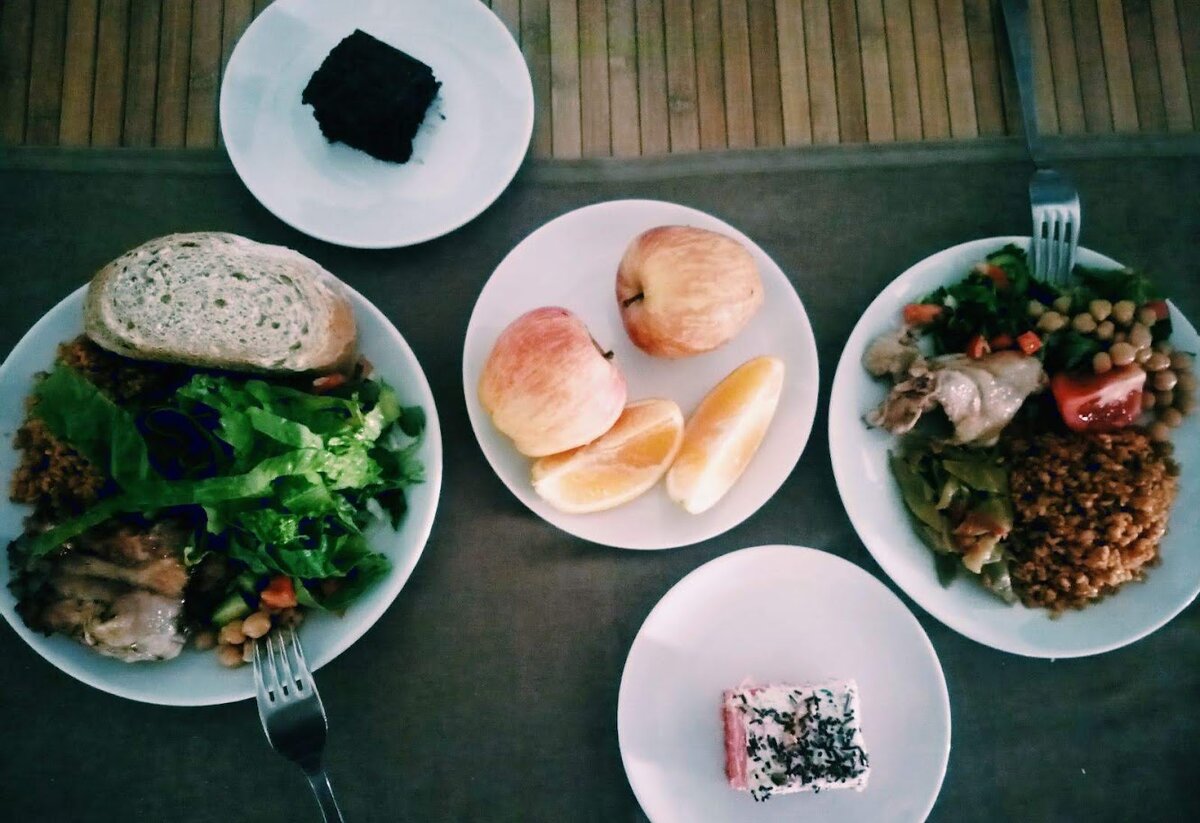 Вспомнился один из отпусков, где было вот такое меню...